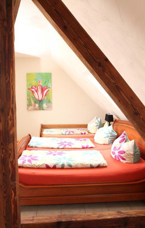 Heidehof Pension B & B Elten Rum bild